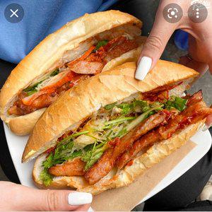 banh-mi-nem-nuong-op-la