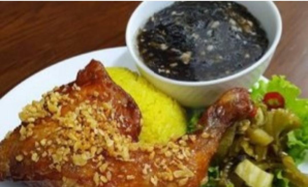 com-ga-mam-toi-va-canh-rong-bien