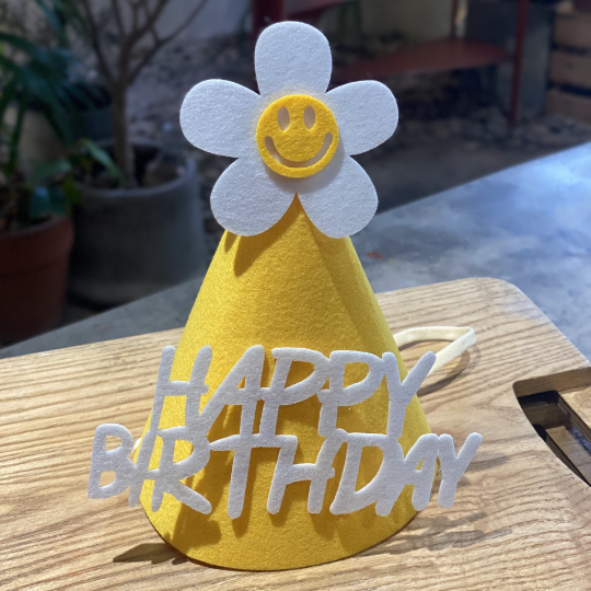 non-sinh-nhat-daisy-yellow
