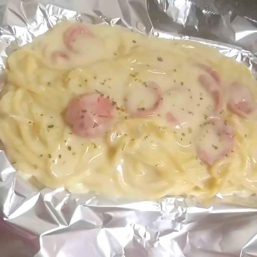 mi-sot-kem-xuc-xich-nho