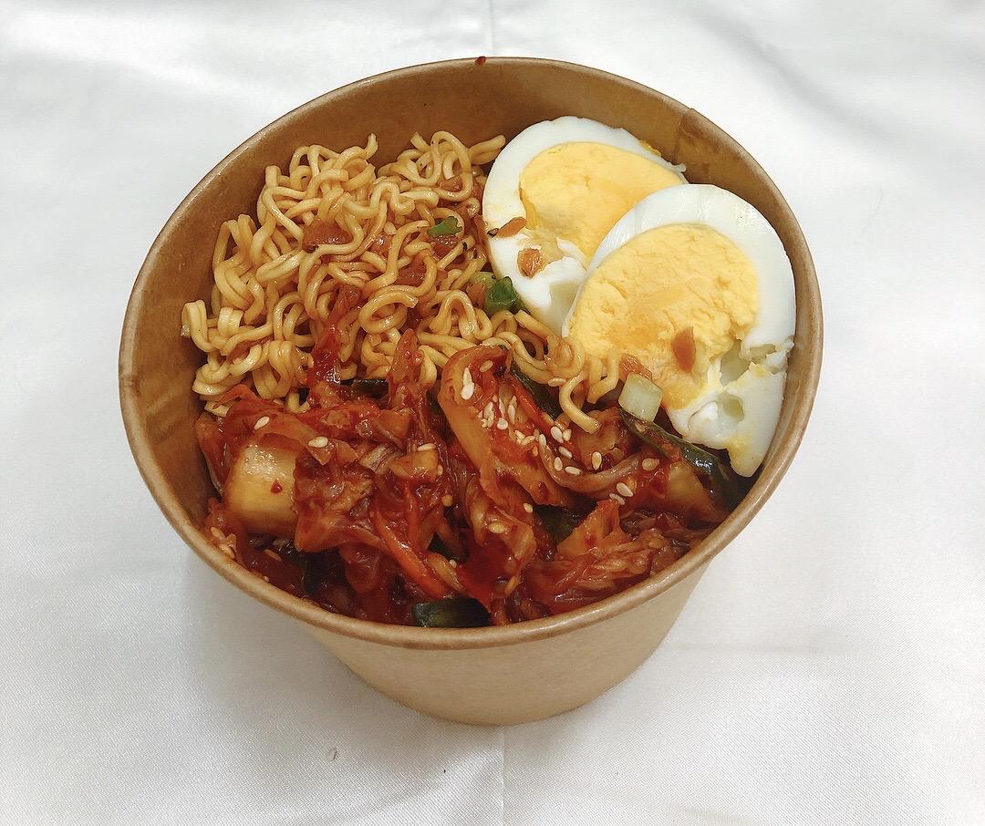 mi-tron-kimchi-trung-op-la