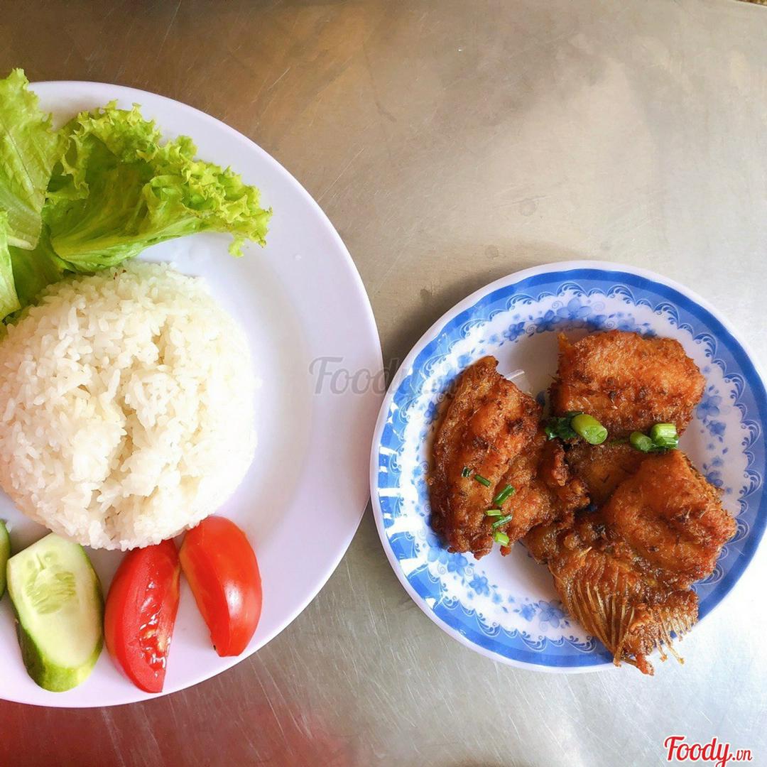 com-ca-hu-phi-le-muoi-xa