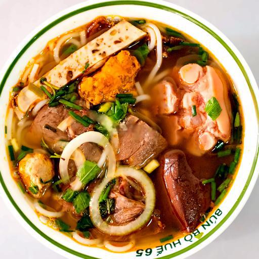 bun-bo-hue-bat-xanh