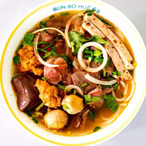 bun-bo-hue-ac-biet-bat-vang
