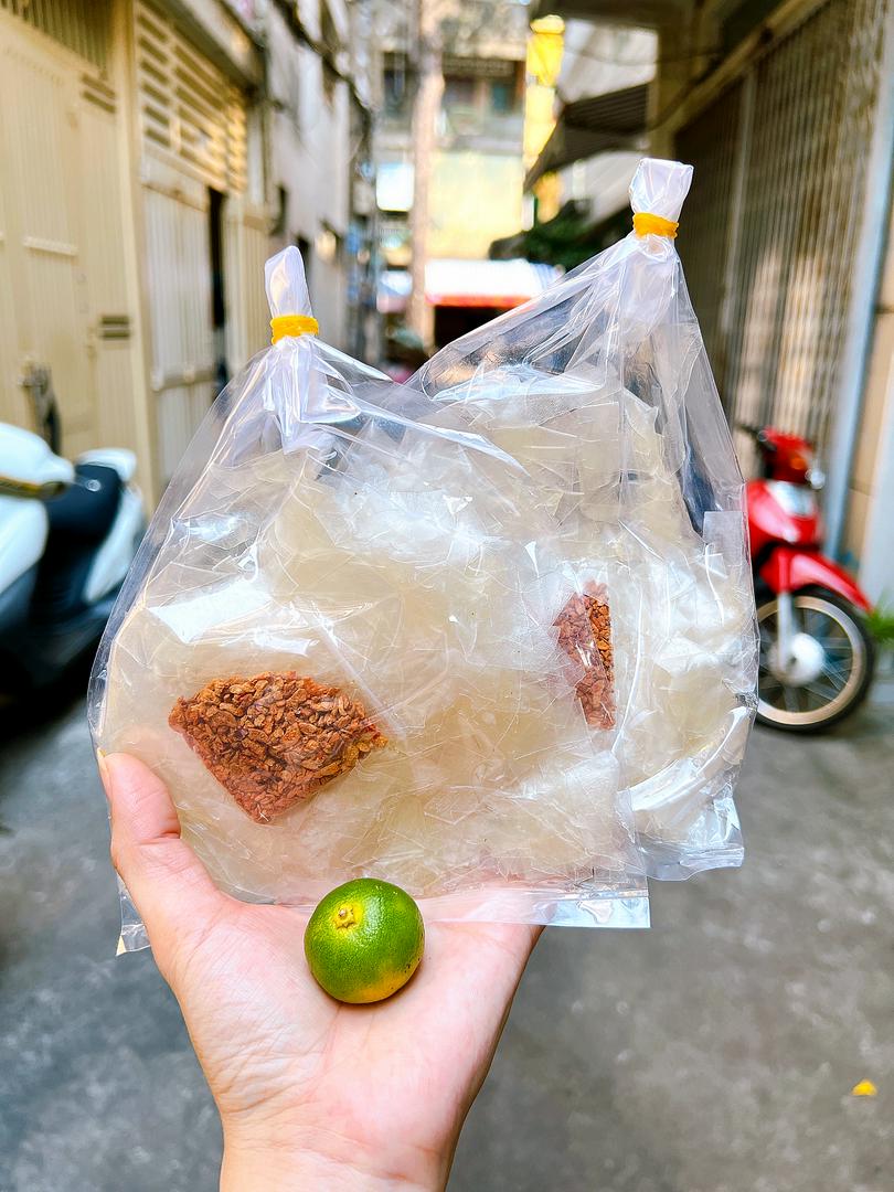 banh-trang-deo-muoi-tom