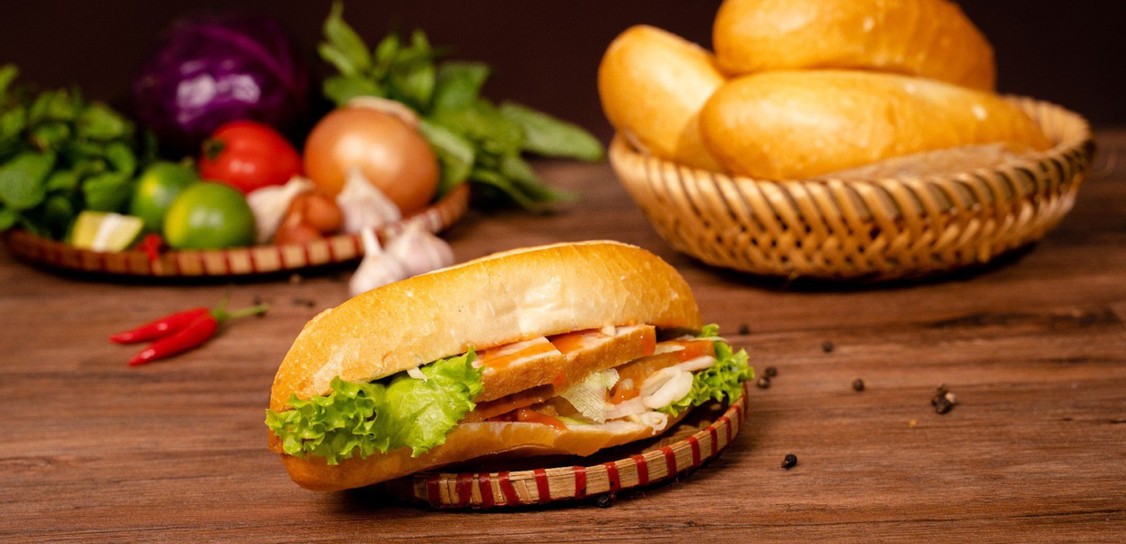 dung-hanh-xoi-banh-my-gio-cha-pham-hong-thai