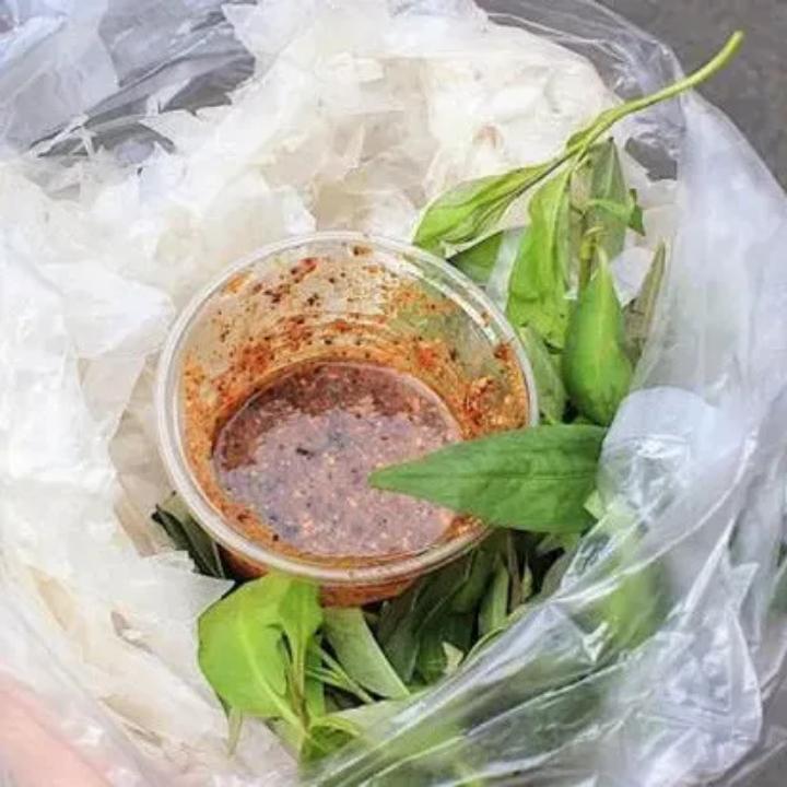 banh-trang-cham-sot-tac