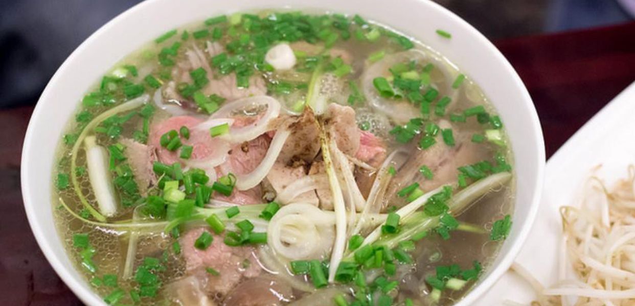 bun-bo-hue-tiem-bun-pho-sai-gon-le-binh