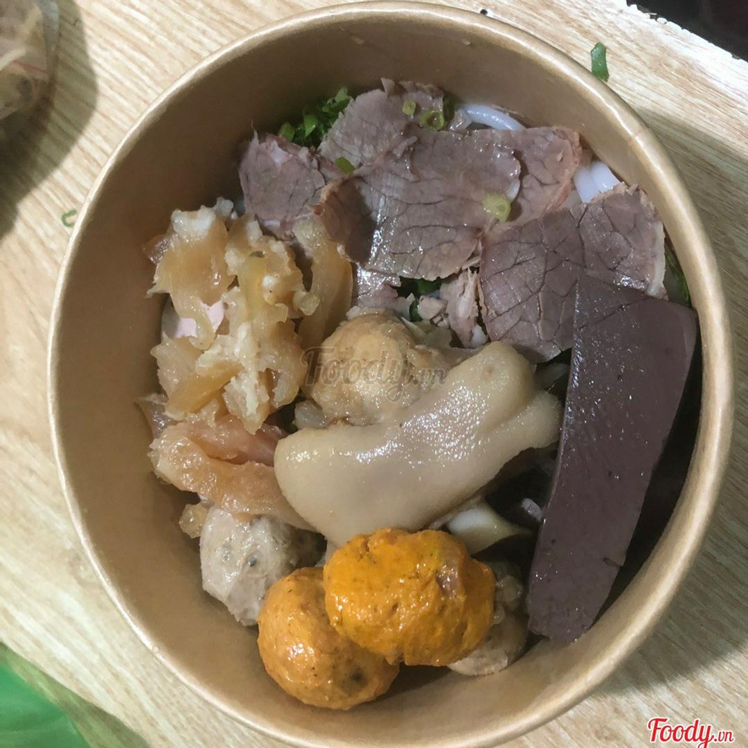 bun-bo-hue-ac-biet_mong-giua