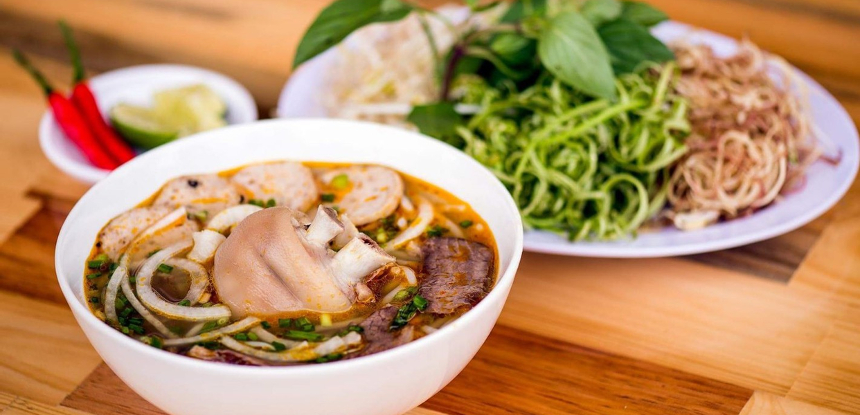quan-co-be-banh-canh-bun-bo-nguyen-hong