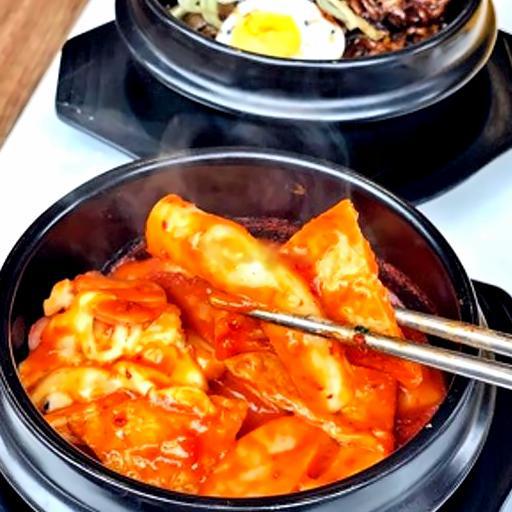 tokbokki-xuc-xich-cha-ca-han-quoc