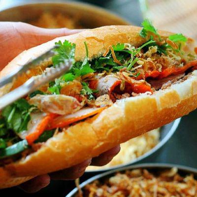 banh-mi-pate-thap-cam