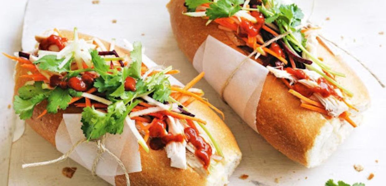 anh-viet-banh-mi-heo-quay-xoi-man-ong-ho