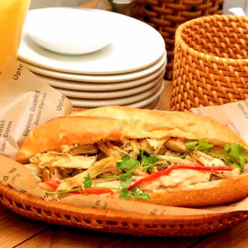 banh-my-ga-khoai