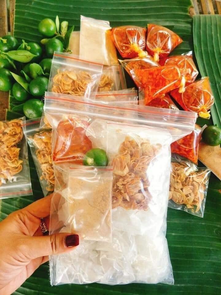 combo-10-tui-zip-banh-trang-phoi-suong-muoi-nhuyen-sate-hanh-phi-tang-kem-1-tui-zip