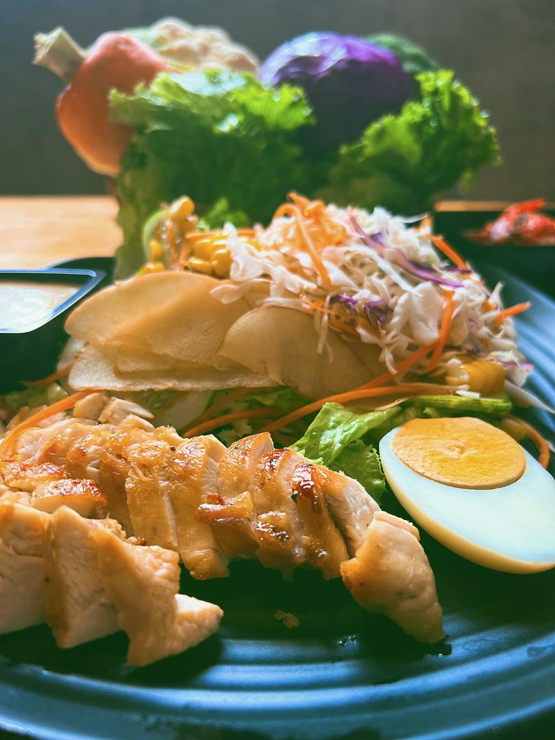 salad-uc-ga-ap-chao-pan-friedchicken-breast-salad