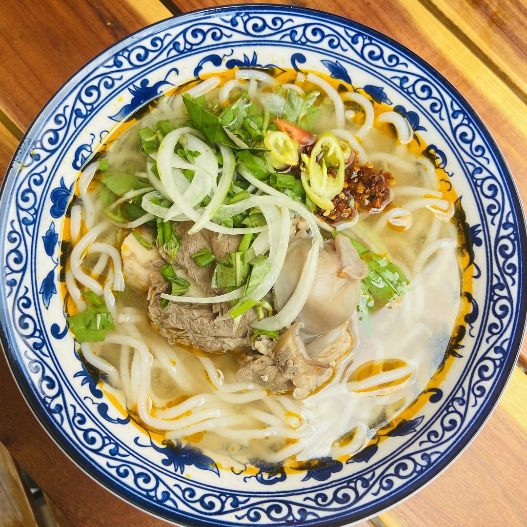 bun-bo-xi-quach-dung-cu-an-uong