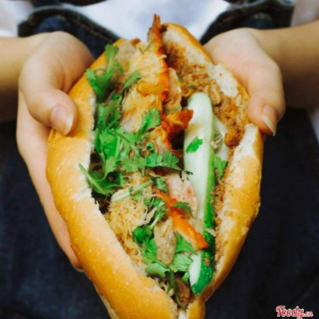 banh-mi-thap-cam