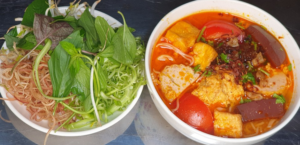 bun-rieu-chi-me-rieu-tom-tran-van-ang