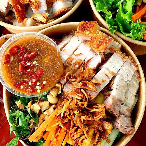 bun-tron-mam-toi-thit-heo-quay