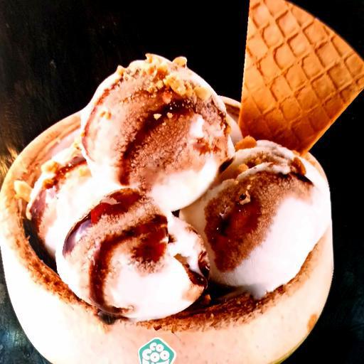 kem-trai-dua-chocolate