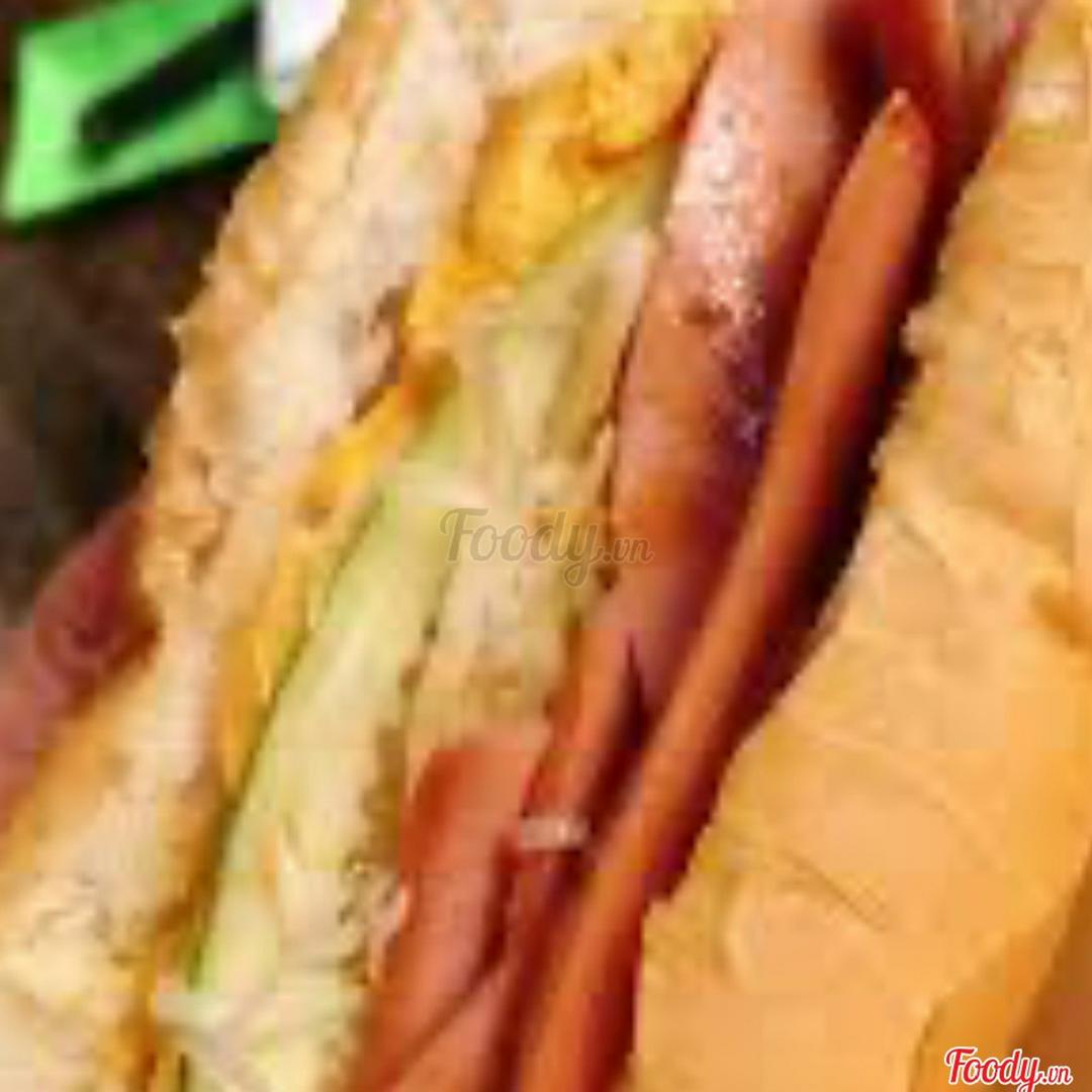 banh-my-trung-xuc-xich