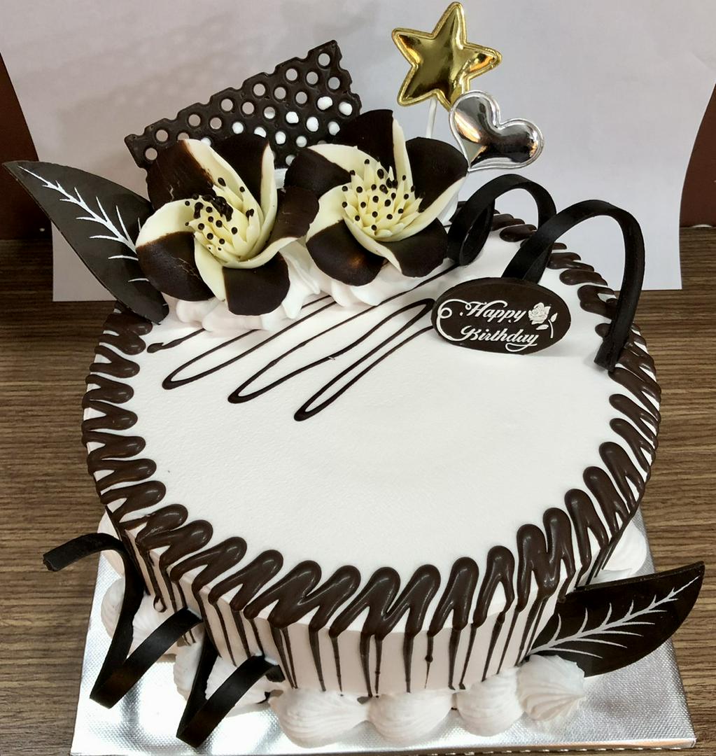 banh-kem-socola-2-hoa-en-20-cm