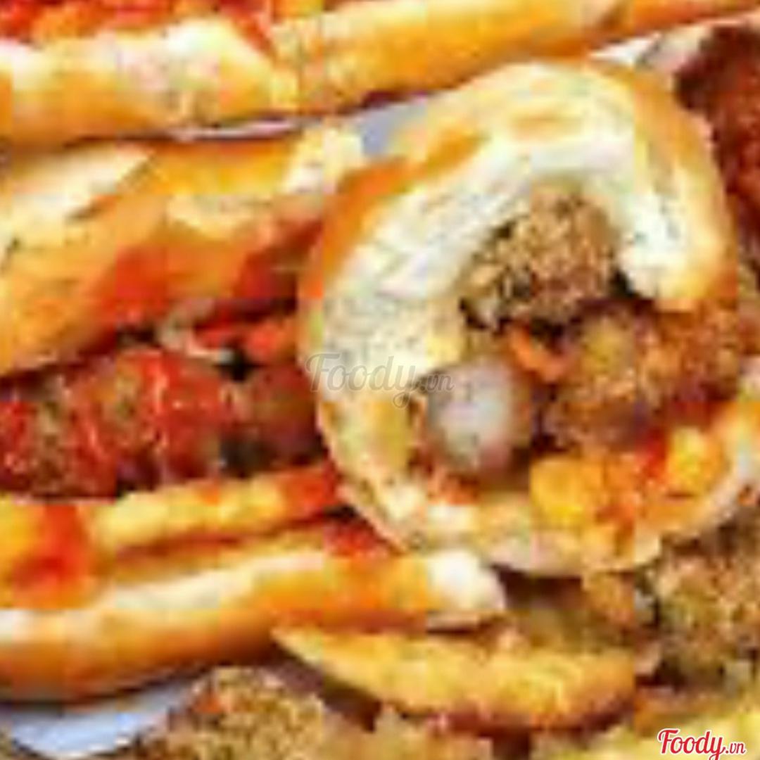banh-mi-nem-khoai