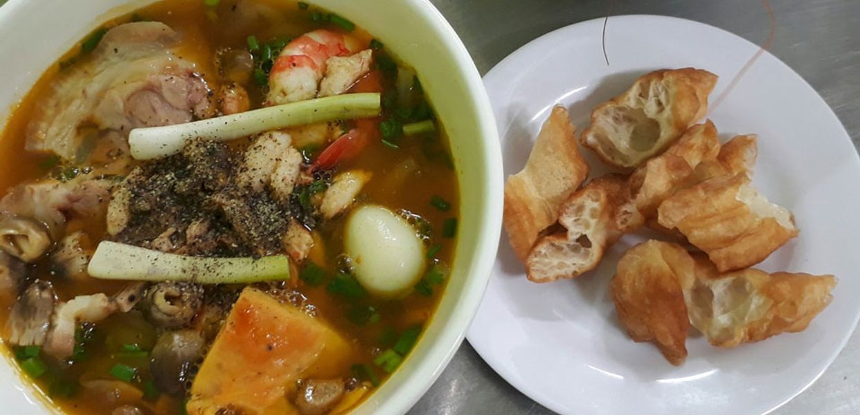 banh-canh-cua-hem-284-le-van-sy