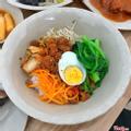 2-bim-com-tron-han-quoc-bibimbap-02-tra-o-long-tea-plus