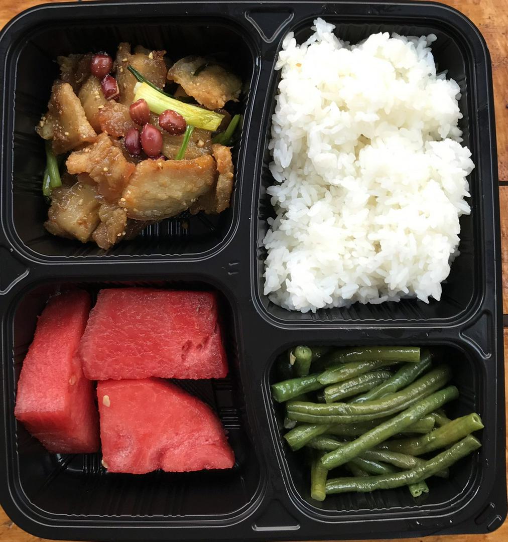 com-ba-roi-rang-chay-canh