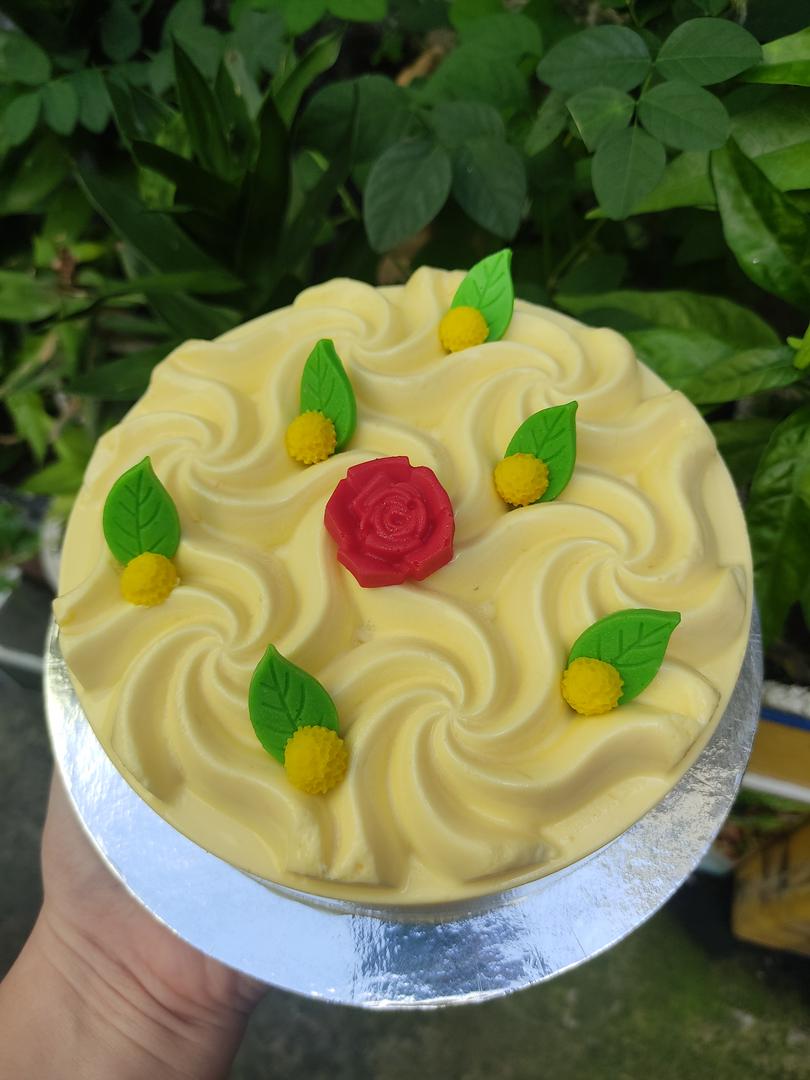 mango-mousse-cake-hoa-van-xoay