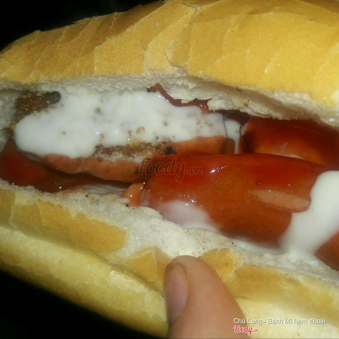 banh-mi-xuc-xich-nem