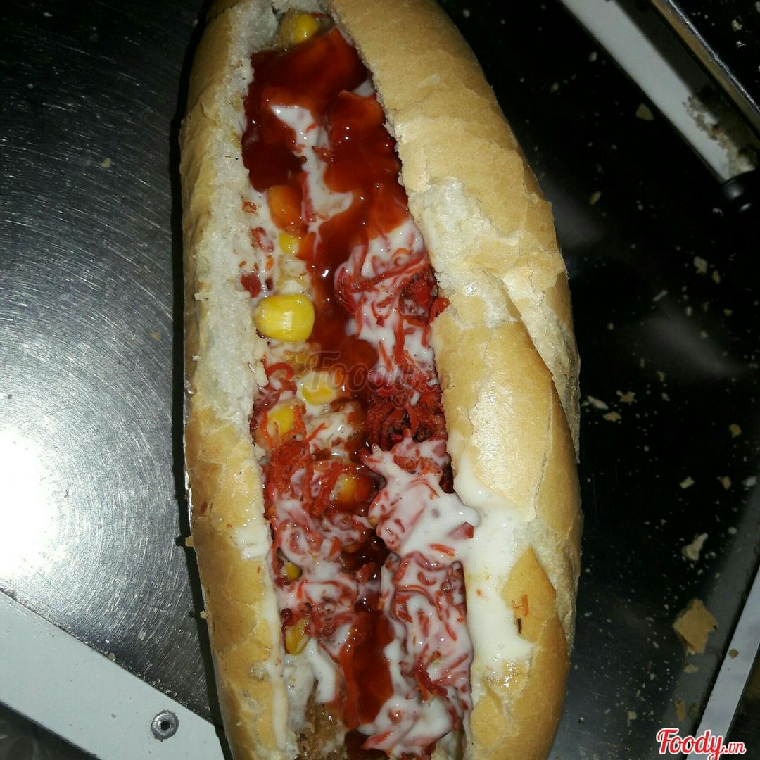 banh-mi-nem-ngo-bo-kho