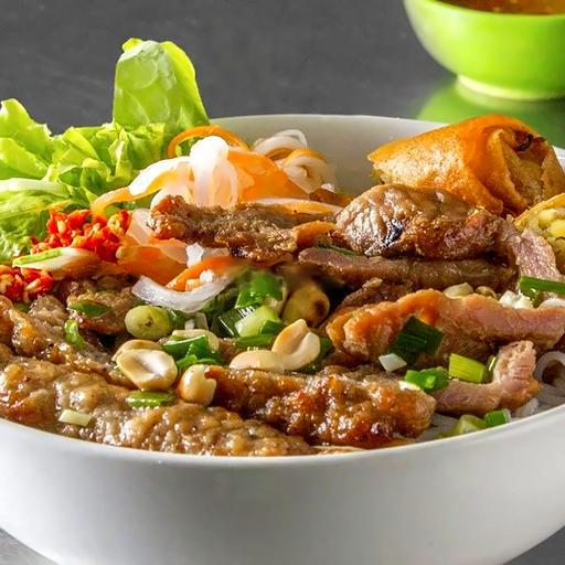 bun-thit-nuong-nem-cha-gio-pepsi