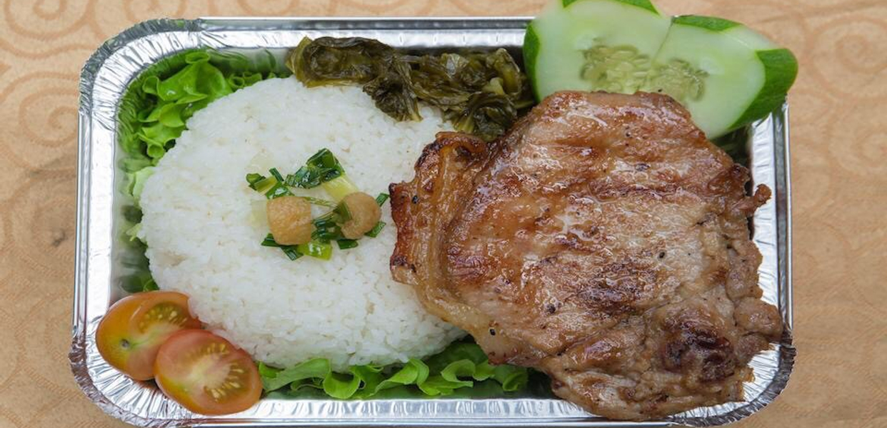 com-tam-may-truong-quoc-dung