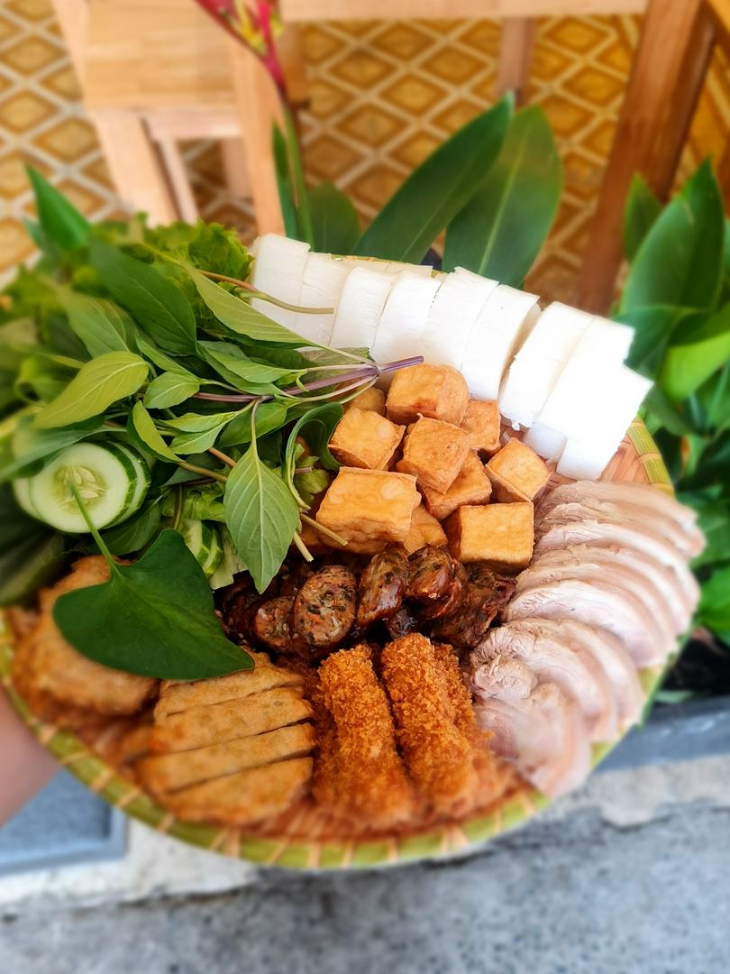 bun-au-thap-cam-1-nguoi-tra-tac