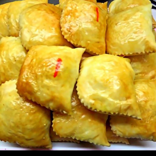 hoa-vat-dua-au-trung-muoi