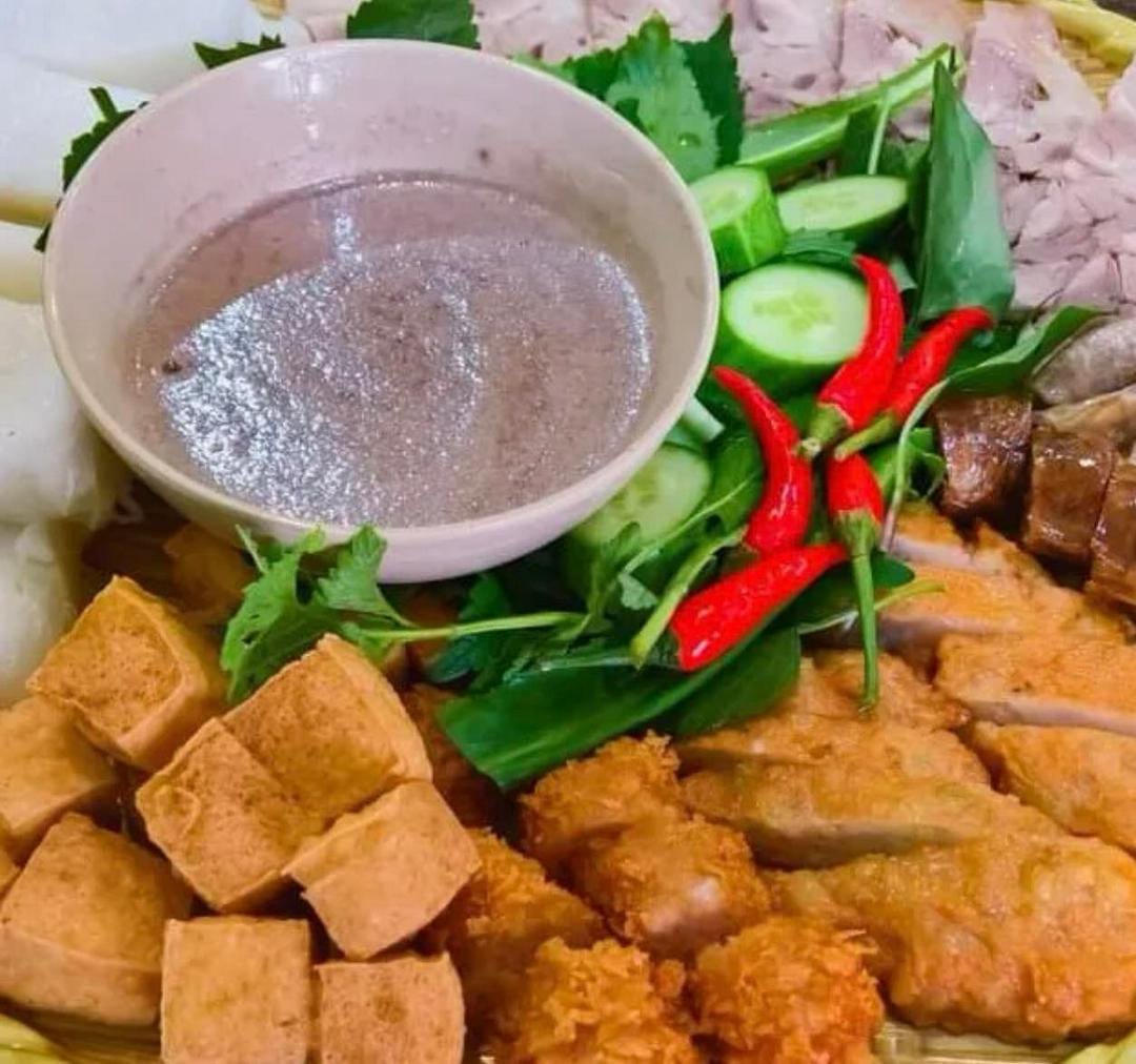 bun-au-nem-chua-tra-tac