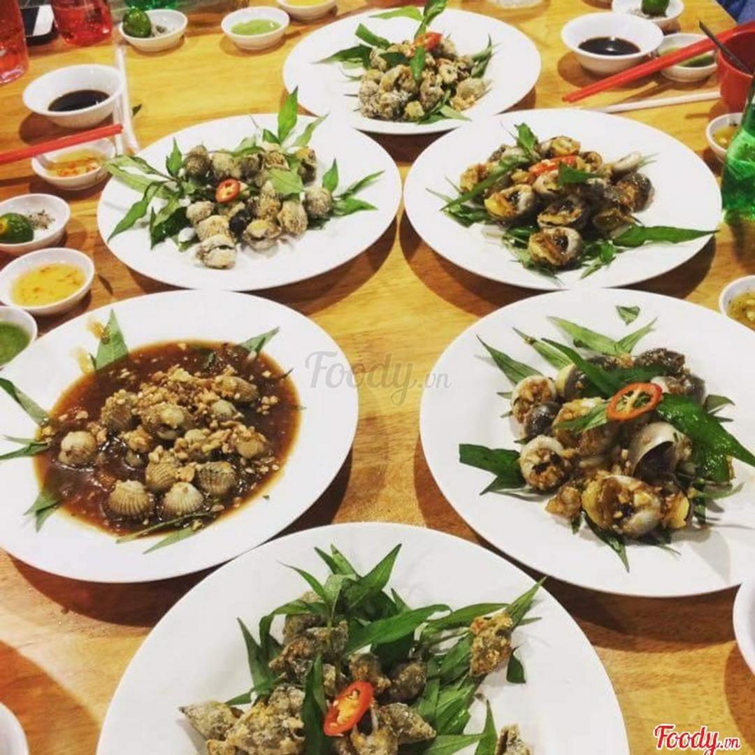 combo-giang-sinh-oc-mong-tay-xao-toi-cang-ghe-xao-me-ngheu-hap-xa-oc-ca-na-hoang-kim-nghieu