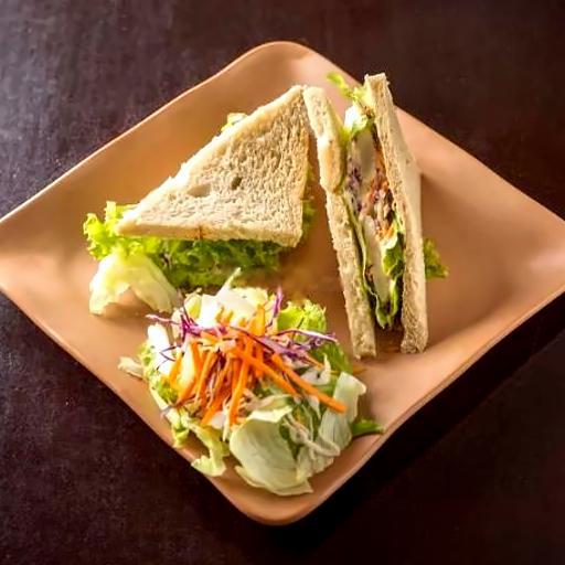 sandwich-bo-cu-sen-beef-sandwich-w-lotus-root