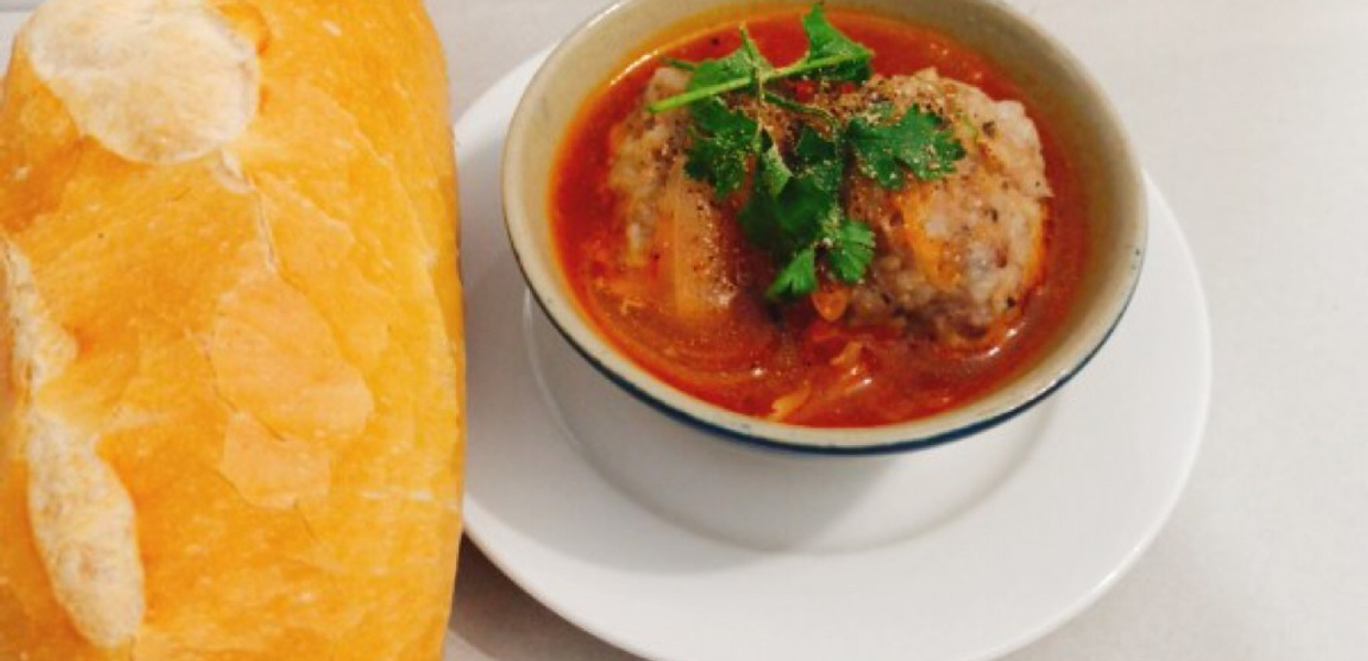 banh-mi-xiu-mai-ma-tu-banh-mi-xiu-mai-va-bi-co-bac