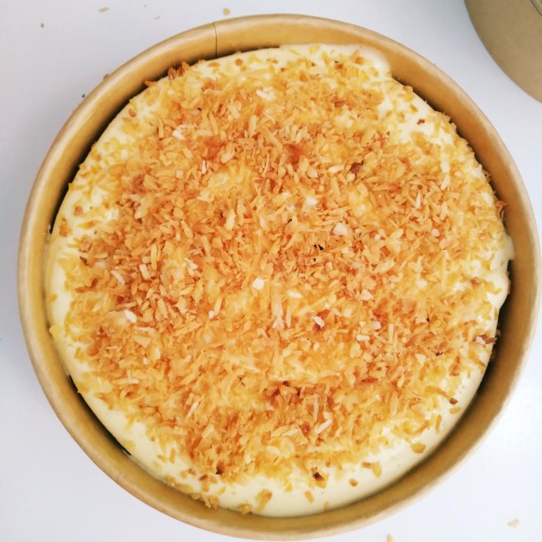 banh-kem-trung-dua-nuong