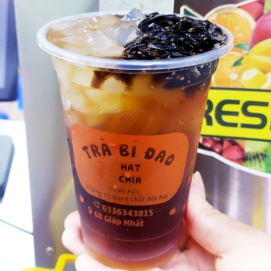 tra-bi-ao-full-toping-thach-hat-chia-am-khong-lanh-cho-khach-a