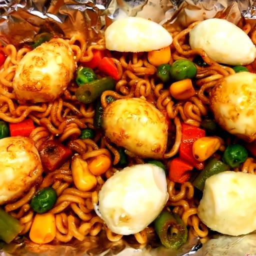 my-tron-indomie-rau-cu-trung-cut