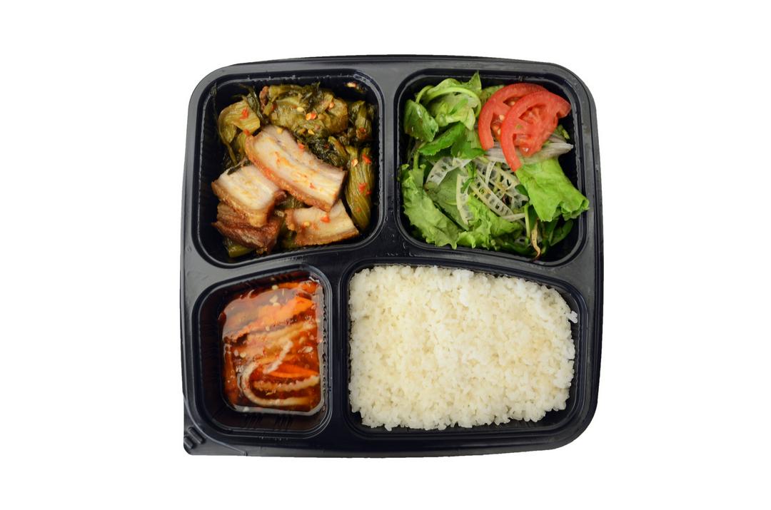 com-heo-quay-kho-cai-chua