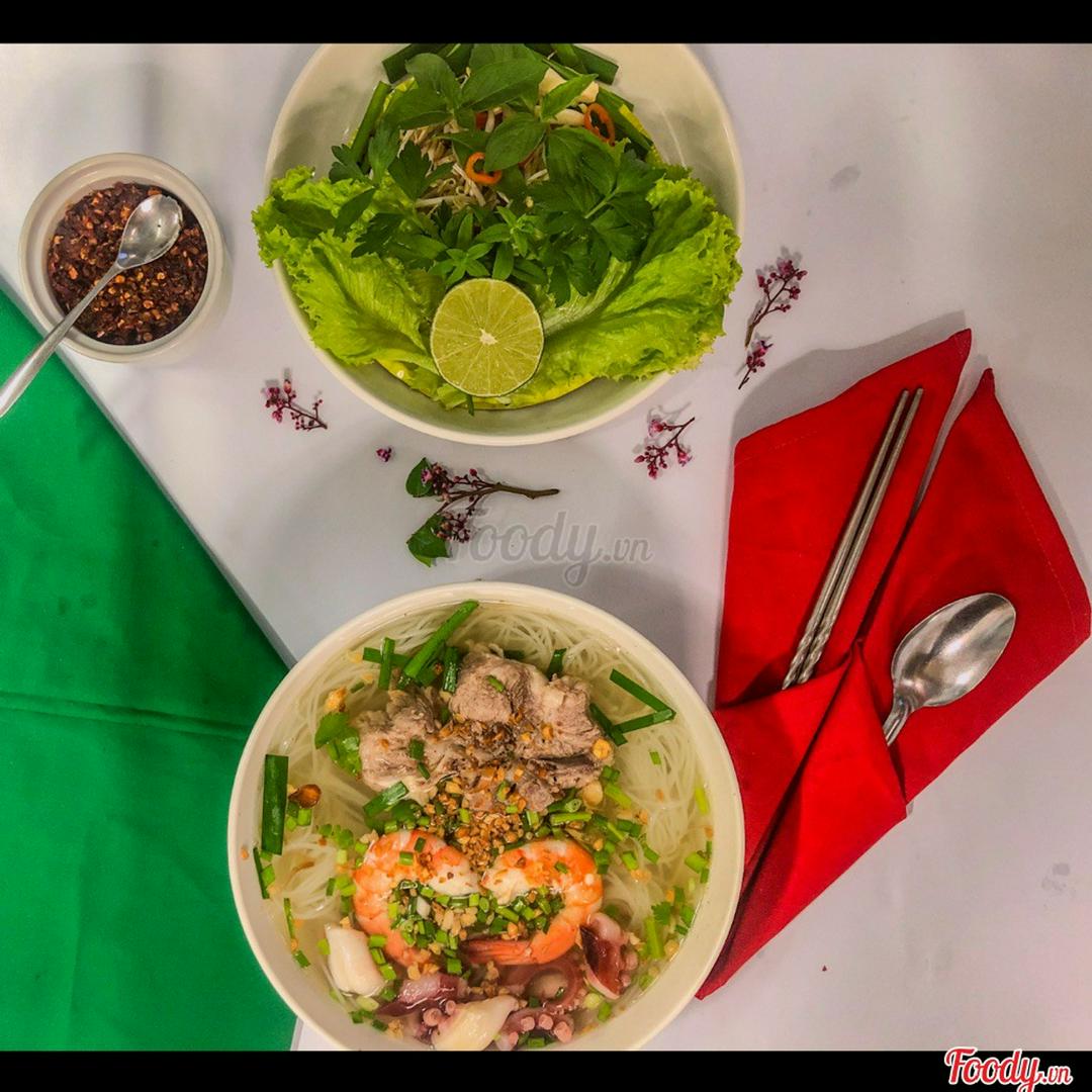 hu-tieu-hai-san-xuong