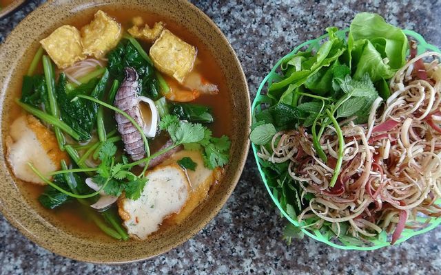 lau-xien-que-an-vat-vana