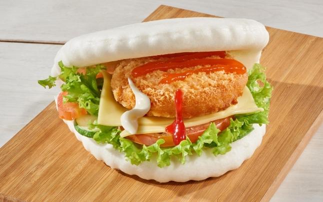 banh-bao-kep-burger-tom-chien-gion-ac-biet-pho-mai