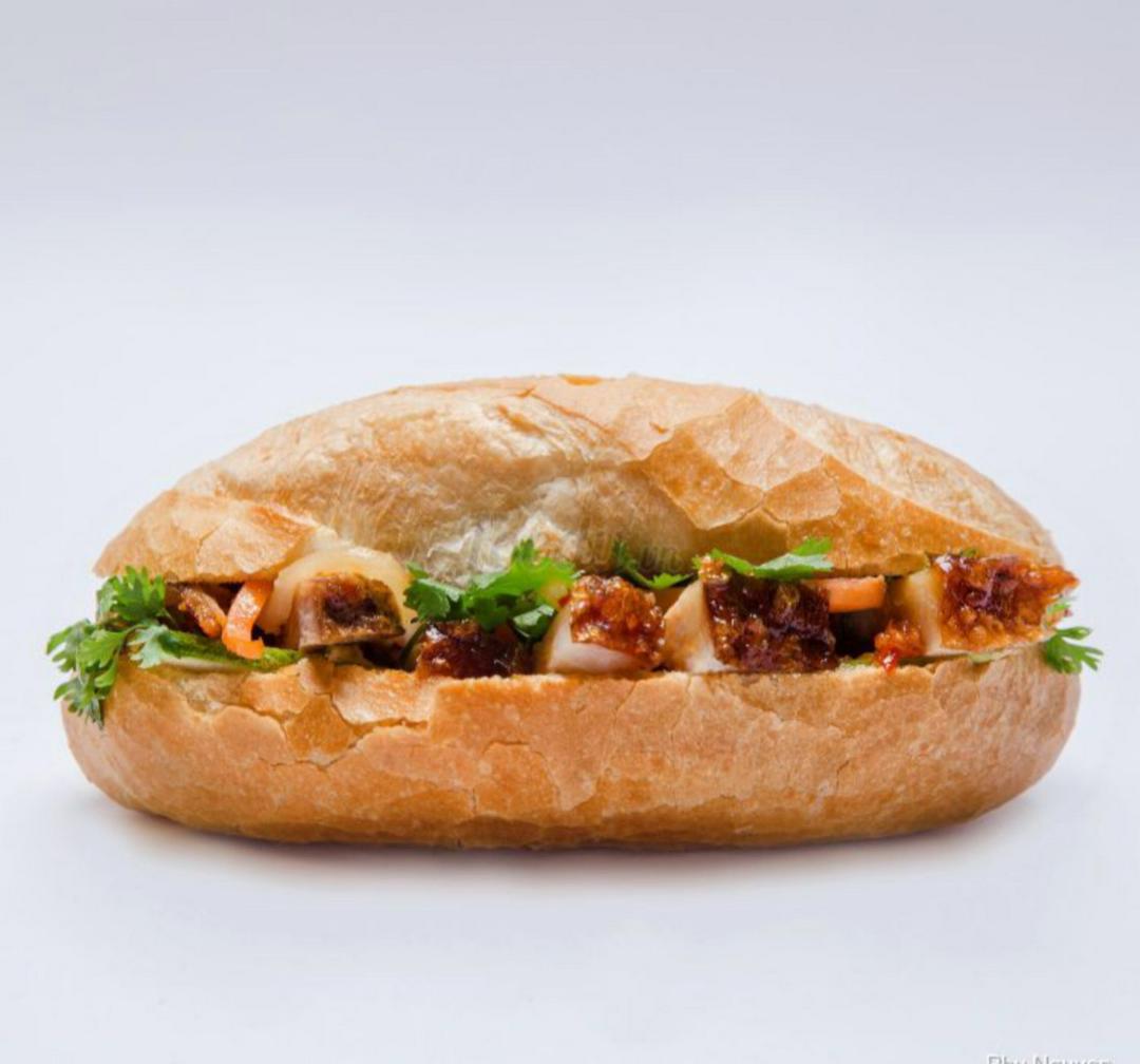 banh-mi-heo-quay